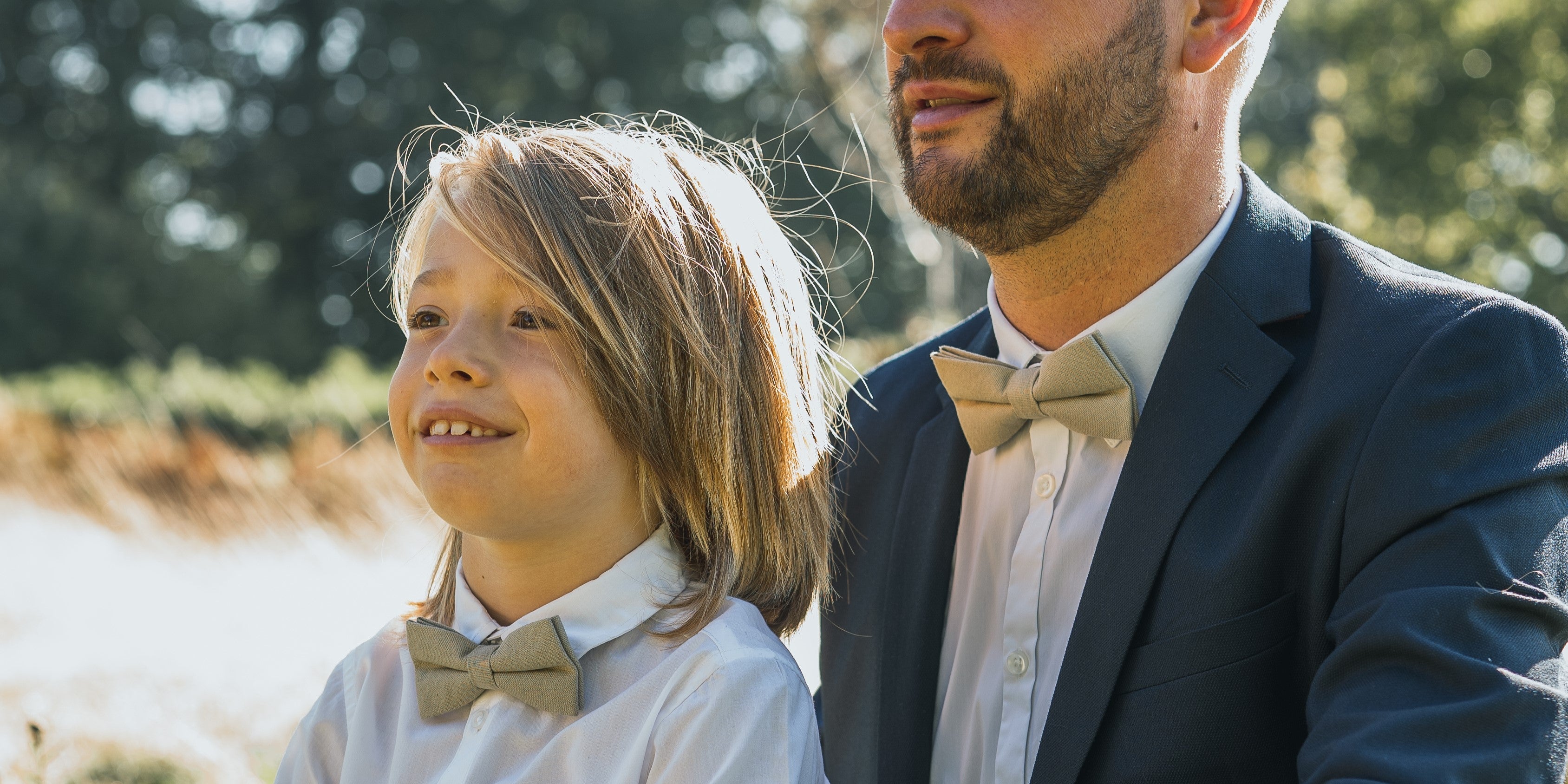 Les Accessoires de Costume pour les Mariages en Plein Air : Guide Estival Imagen